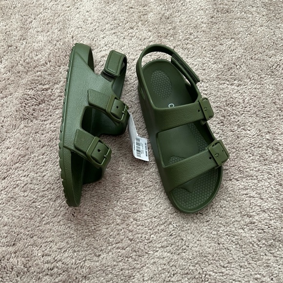 New Oshkosh Olive Green Sandals - Picture 3 of 10